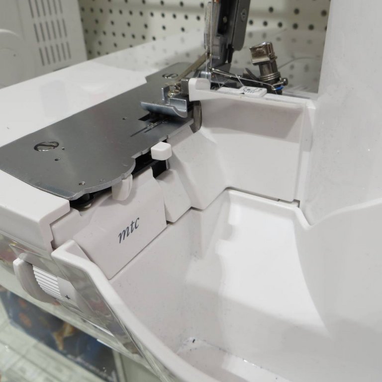 BERNINA Overlock L460